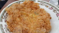 Telurnya langsung disajikan hangat-hangat. Hmm, aromanya gurih!