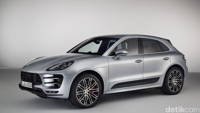 Dengan Performance Package, Porsche Macan Turbo Makin Galak
