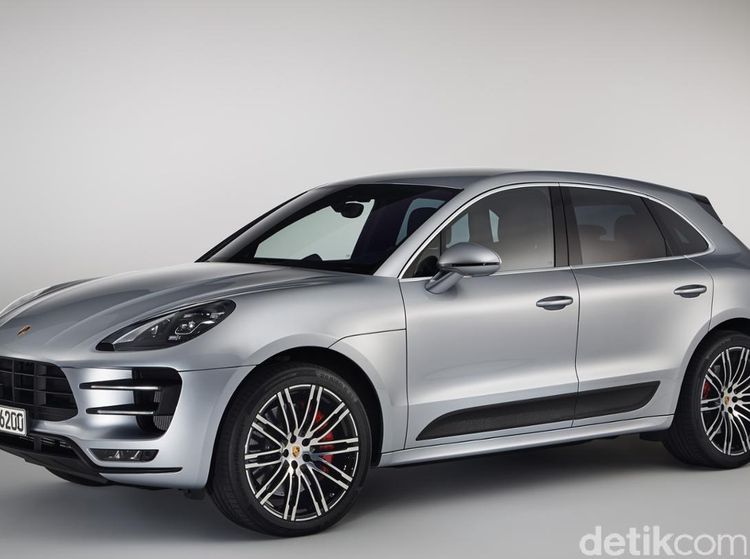 Porsche Macan Turbo dengan Performance Package