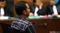Marudut divonis 3 tahun penjara dan denda Rp 100 juta subsidair 3 bulan kurungan. Marudut diyakini menjadi perantara pemberian janji Rp 2 miliar dari 2 pejabat PT Brantas Abipraya ke Kepala Kejaksaan Tinggi DKI Jakarta Sudung Situmorang.