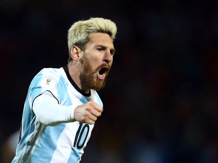 Messi Menangkan Argentina atas Uruguay