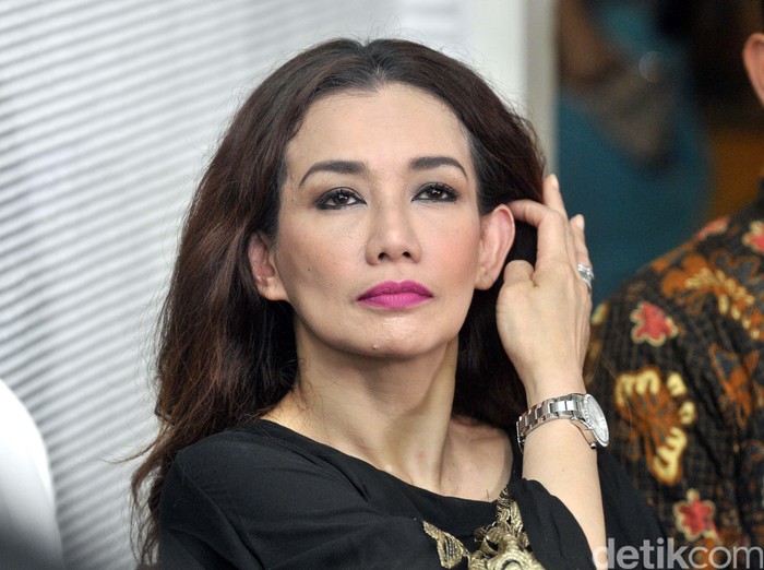 Menahan Tangis, Reza Artamevia Akhirnya Bicara Usai Diciduk Bareng Gatot