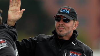 Salah satu orang terkaya di dunia ini, Larry Ellison, tidak pernah lulus dari beberapa universitas yang dimasukinya. Ia sibuk membesarkan Oracle. Foto: Ezra Shaw/Getty Images