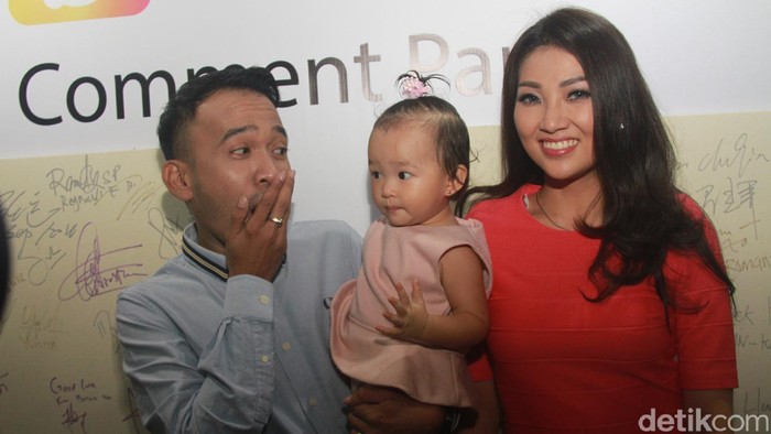 Sarwendah Ajarkan Anak Bahasa Mandarin