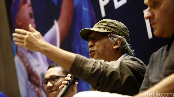 Iwan fals Gelar Konser Spesial di HUT ke-55