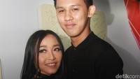 Keduanya juga kompak tampil serba hitam. Pool/Gus Mun/detikFoto.