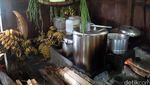 Udara Dingin, Enaknya Ngemil Pisang Goreng dan Kopi Klotok Hangat