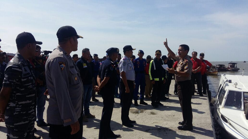 operasi laik sertifikat Bersama Polri TNI Operasi Illegal di AL Berantas Fishing,