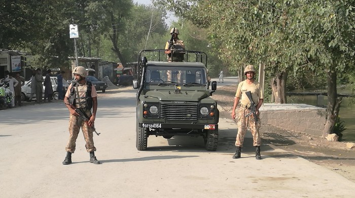 Militan Serang Lokasi Eksplorasi Minyak di Pakistan, 6 Orang Tewas Militan Serang Lokasi Eksplorasi Minyak di Pakistan, 6 Orang Tewas