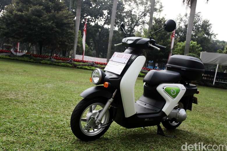 Ilustrasi motor listrik Honda EV Neo (Foto: Grandyos Zafna) Ilustrasi motor listrik Honda EV Neo (Foto: Grandyos Zafna)