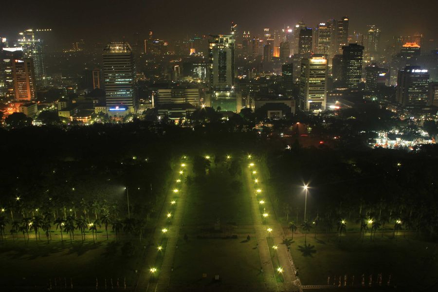 Bukan Main Begini Indahnya Pemandangan Malam Jakarta Dari