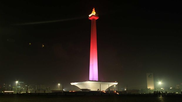 Dibuat Kagum oleh Pemandangan Malam  Jakarta  dari Puncak Monas 