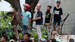 Warga Tonton Penyergapan Pelaku Perampokan di Pondok Indah
