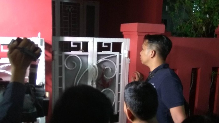 Geledah Rumah AJ, Polisi Cari Bukti Lain Perampokan di Pondok Indah