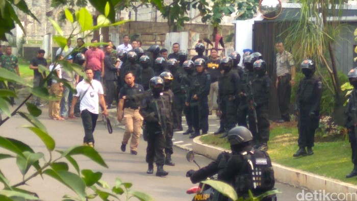 Polisi Berhasil Bebaskan Sandera, Tapi Belum Diketahui Nasib Perampok