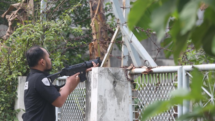 Dibawa ke Mapolda, Perampok Bersenpi di Pondok Indah: Saya Tidak Bersalah