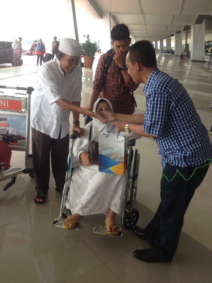 Hari Pelanggan Nasional, Bandara Cengkareng Bagi Tiket Damri hingga Coklat Gratis!