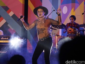 Saat Andy /rif Nyanyikan Lagu Tulus di Soundrenaline 2016