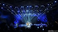 Ia menggelar konser tepat di hari ulang tahunnya yaitu pada 3 September 2016 di Pantai Carnaval Ancol, Jakarta Utara.