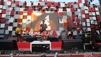 Setelahnya ada band asal Jakarta, yakni The Adams membawakan hits seperti Glorious Time, Waiting, Konservativ, Berwisata, hingga Halo Beni.