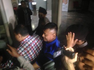 Bupati Banyuasin Dibawa ke KPK Bersama 4 Orang Lain