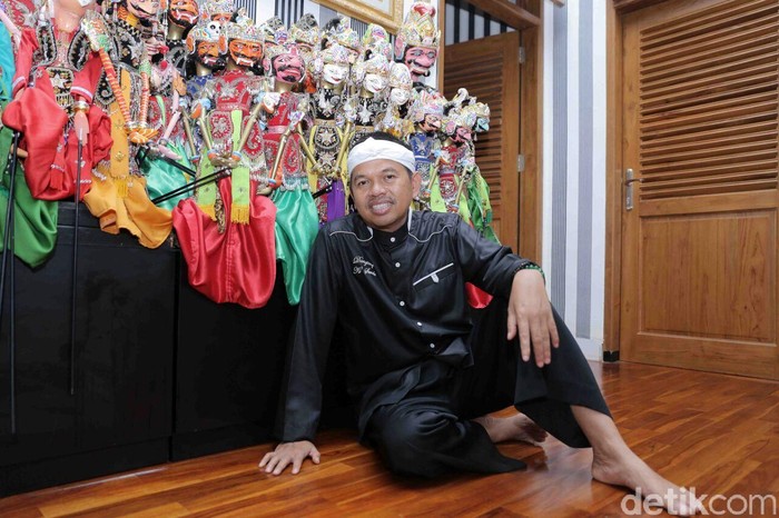 Longsor Rusak Rumah Warga, Pengembang Perumahan Nangis di Depan Bupati Dedi