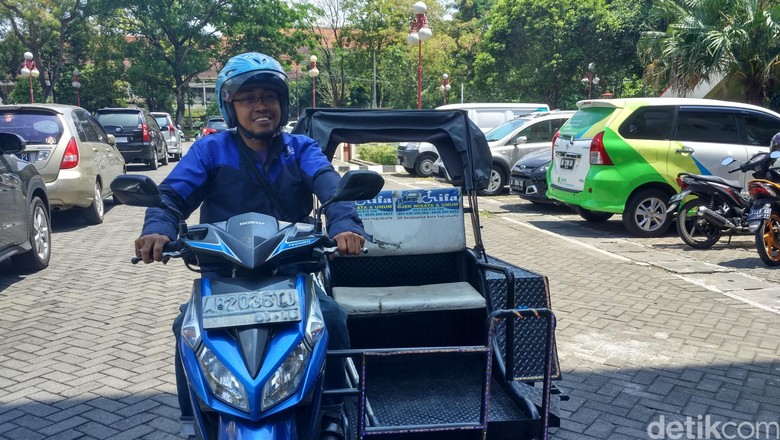 Driver Ojek Difabel Juga Bisa Layani Pesan Pijat Tunanetra 