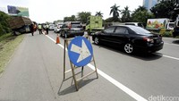 Proses evakuasi truk dan tiang penunjuk arah di Tol Jakarta- Tangerang telah rampung. Tol Jakarta- Tangerang yang sempat ditutup untuk proses evakuasi kini sudah dibuka dan bisa dilintasi kendaraan.