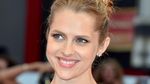 Hamil Tujuh Bulan, Teresa Palmer Tetap Menawan di Red Carpet Hacksaw Ridge