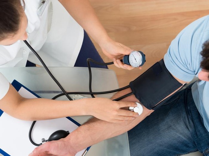 Pasien hipertensi harus lebih memperhatikan asupan micin. Foto: iStock Pasien hipertensi harus lebih memperhatikan asupan micin. Foto: iStock