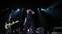 Mereka sukses menutup penampilannya tersebut dengan sempurna lewat lagu Perfect. Pool/Ismail/detikFoto.