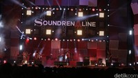 /rif tampil gahar dengan Rock and Roll, Jeni dan Radja sehingga membuat suasana di Garuda Wisnu Kencana, Bali pada Minggu (4/9/2016) pun makin terasa panas.