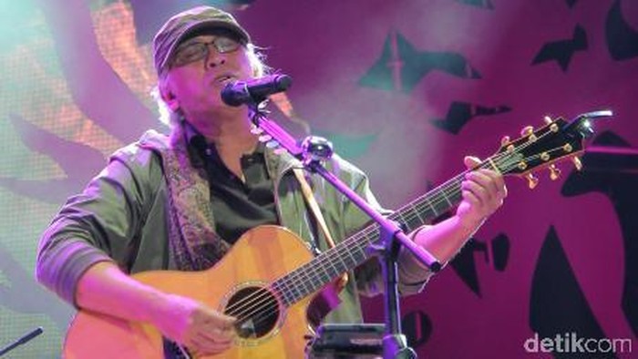 konser Iwan Fals