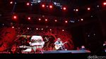 Aksi Iwan Fals di Konser Perayaan HUT ke-55