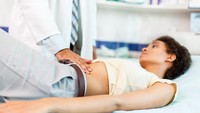 Perut tidak nyaman di pagi hari juga bisa disebabkan oleh gastritis atau radang lambung. Orang awam menyebutnya sakit mag. Pola makan yang tidak teratur, serta konsumsi alkohol adalah beberapa pemicunya. Foto: Thinkstock