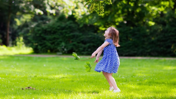 Saat Anak Punya Teman Khayalan, Apa yang Sebaiknya Dilakukan Orang Tua?
