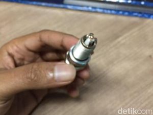 Busi Unik Buatan Bosch, Ada 4 Elektroda