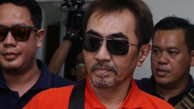 Gatot Brajamusti Diperiksa Resmob Polda