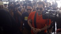 Ia diperiksa terkait kepemilikan senjata api yang ditemukan dirumahnya yakni jenis Walther Kaliber 22 dan Glove 26.