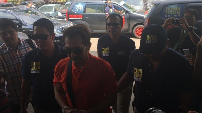 Sakit, Ary Suta Batal Diperiksa Soal Senpi Aa Gatot Brajamusti