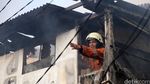 Kebakaran Landa Permukiman Padat di Jakbar