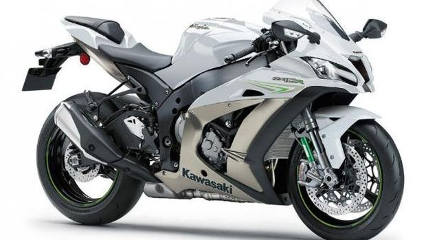 Kawasaki telah menghadirkan warna baru untuk Ninja ZX-10R. Kawasaki Ninja ZX-10R kini ditawarkan dengan warna baru Pearl Blizzard White/Metallic Flat Raw Titanium.