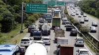 Sedangkan Deputi Traffic Management Tol Jakarta-Tangerang, Andrie Koestiawan, mengatakan, kerugian akibat kejadian ini mencapai Rp 200 sampai Rp 250 juta.