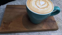 Sempatkan mencicip Butterscotch Cappucino di sini. Cappucino yang lembut creamy berpadu dengan cita rasa butterscotch yang samar.