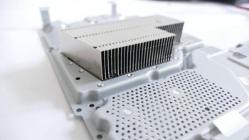 Sistem pendingin pasif di PS4 Slim, namun Sony mengklaim konsol garapannya ini tetap mampu beroperasi meski dalam suhu yang cukup tinggi. Foto: Istimewa