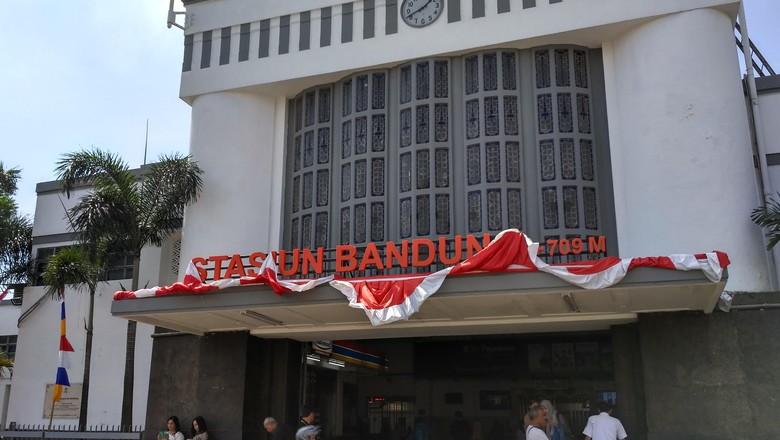 14 Tempat Wisata Dekat Stasiun Bandung