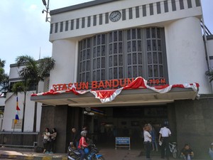 Daop 2 Bandung Bebenah Kawasan Stasiun untuk Menyambut Atlet PON