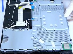 Membedah Jeroan PlayStation 4 Slim