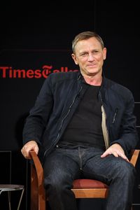 Ini Aktor Indonesia yang Punya Wajah Maskulin dan Ideal Secara Matematis