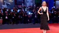 Tiba di lokasi acara, Sophie Turner langsung menjadi sorotan fotografer. Pascal Le Segretain/Getty Images/detikFoto.
